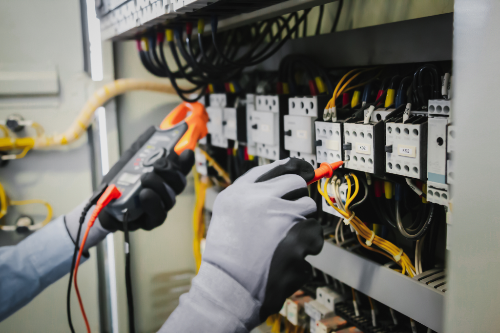 execturare instalatii electrice braistore servicii 1 Executare instalații electrice