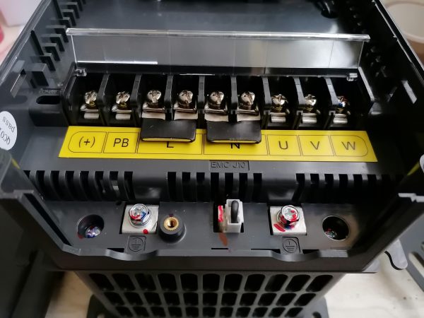 Convertizor de frecventa INVT GD200A- 5R5G/7R5P-S24, 5.5 kW, 14 A, (HD) / 7.5 kW, 18.5 A, (ND), 1x230/3x400 V 3 (HD) / 15 kW