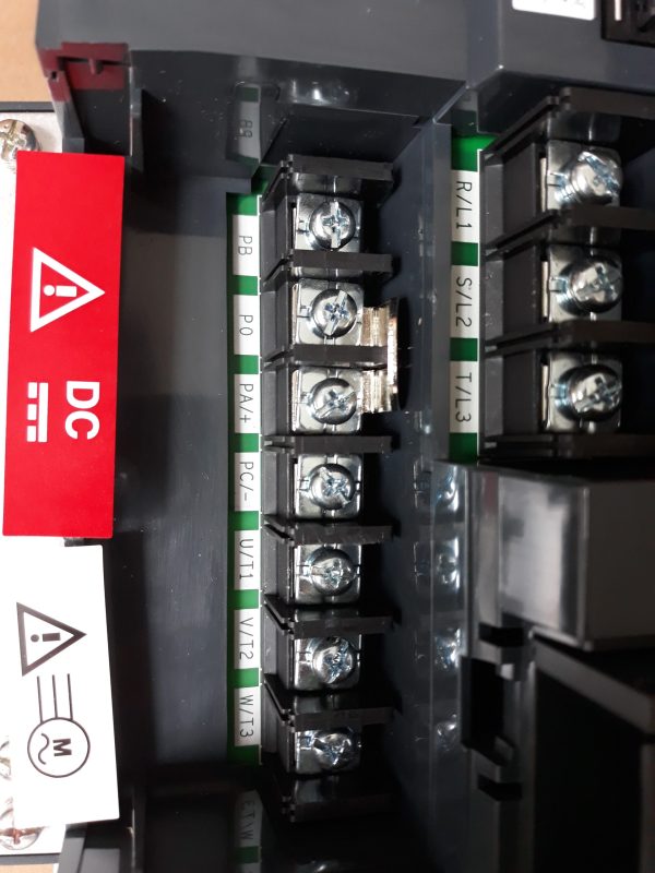 Convertizor de frecventa Toshiba VFS15-4075PL-W1, 7.5 kW, 17 A, (HD) / 11 kW, 23 A, (ND), 3x400 V 2 33 A